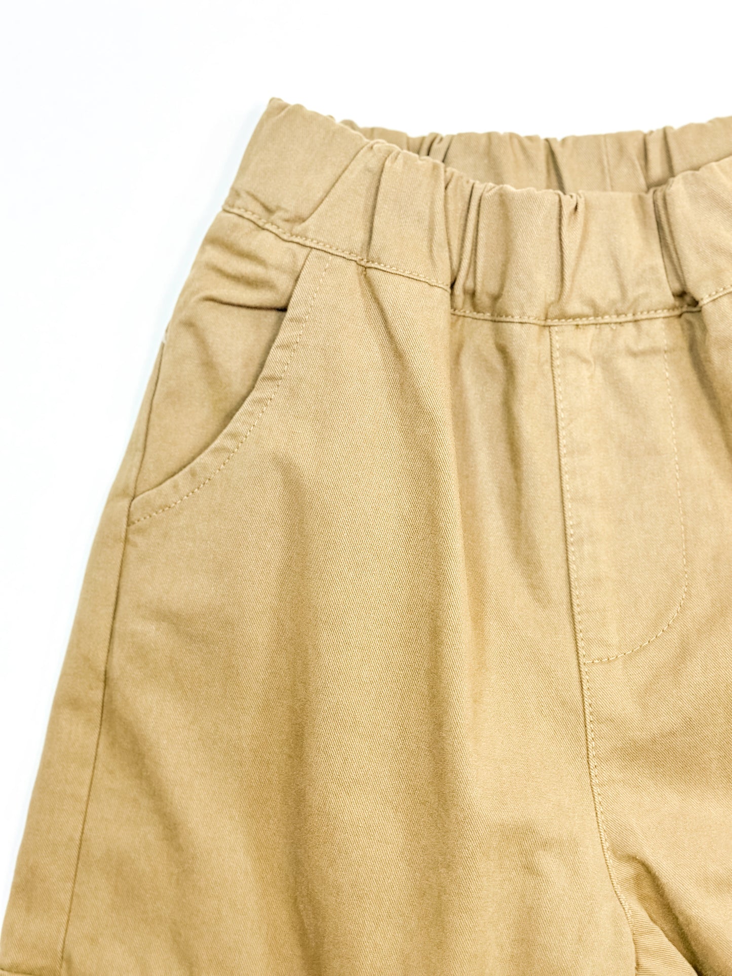 baggy pants with large front pockets and elastic waistband on white backgrounds – comfortable and stylish streetwear by Little Aurel